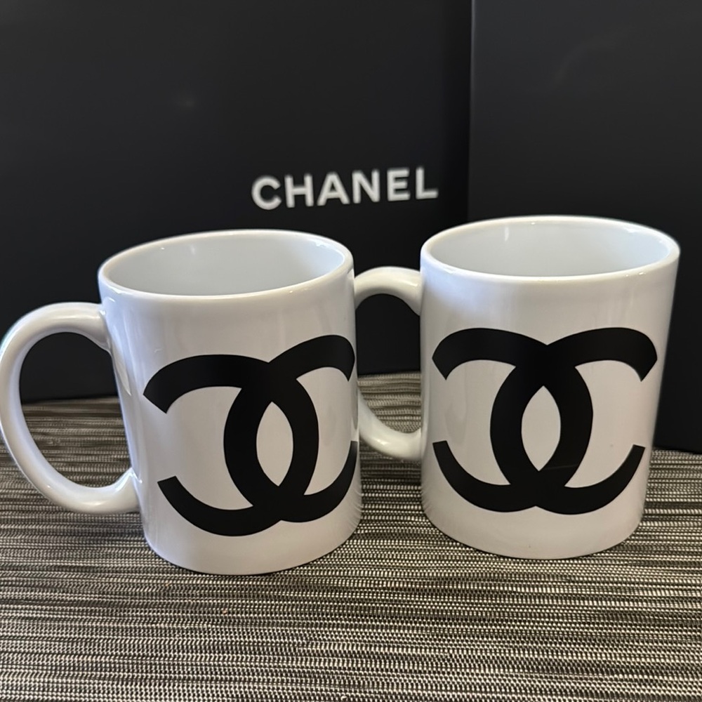 Luxury Black and White Mugs